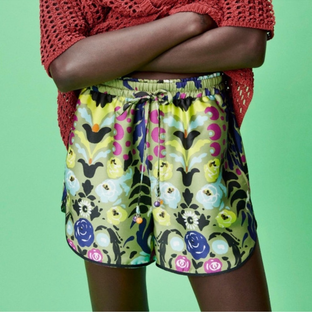 NWOT, ZARA Green Floral, High-waisted, Satin Effect Pull-on Shorts, Small NWOT